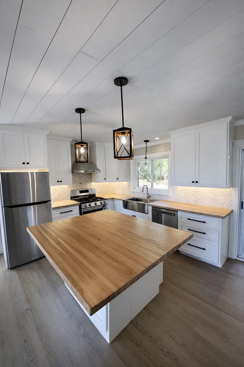 Kitchen island and cabinetry detail